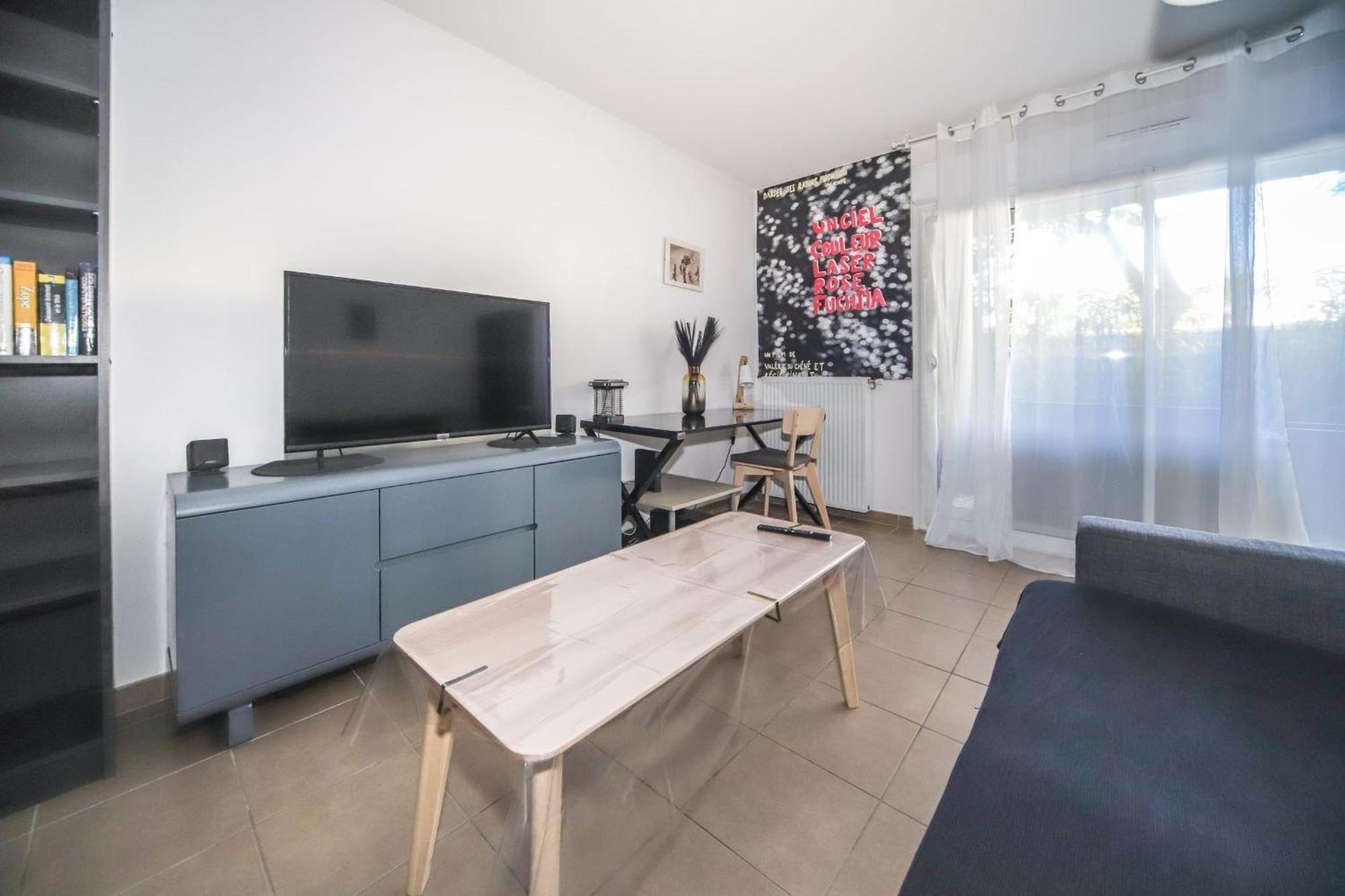 T2 Florescence Proche Montpellier Parking Кастелно-льо-Ле Екстериор снимка